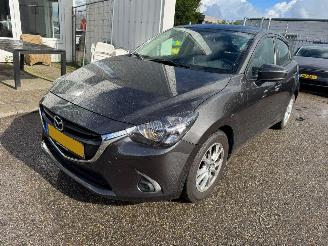uszkodzony samochody osobowe Mazda 2 1.5 Skyactiv-G Dynamic 2017/6