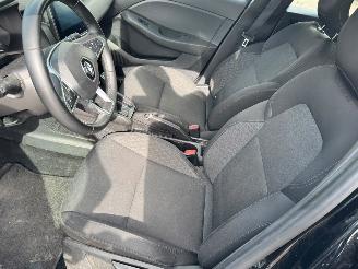Renault Clio 1.0 TCe 90 Equilibre picture 13