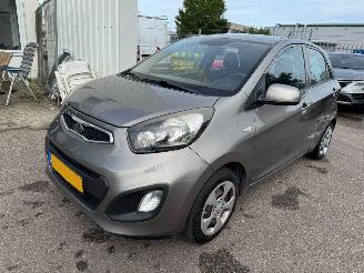 krockskadad bil auto Kia Picanto 1.0 CVVT Comfort Pack 2012/4