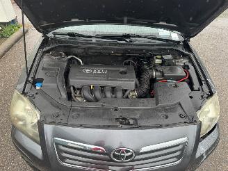 Toyota Avensis 1.8 VVTi Luna picture 8