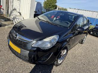 Schadeauto Opel Corsa 1.4-16V Anniversary Edition 2013/3