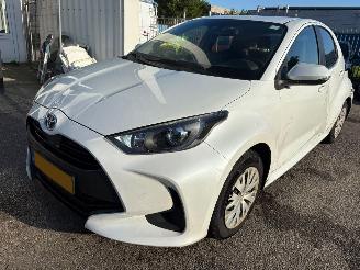 uszkodzony samochody osobowe Toyota Yaris 1.5 AUTOMAAT Hybrid Active 2023/9