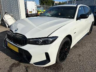 Auto incidentate BMW 3-serie Touring 330e AUTOMAAT 2022/10