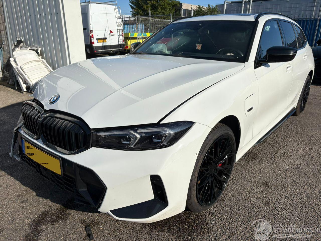 BMW 3-serie Touring 330e AUTOMAAT