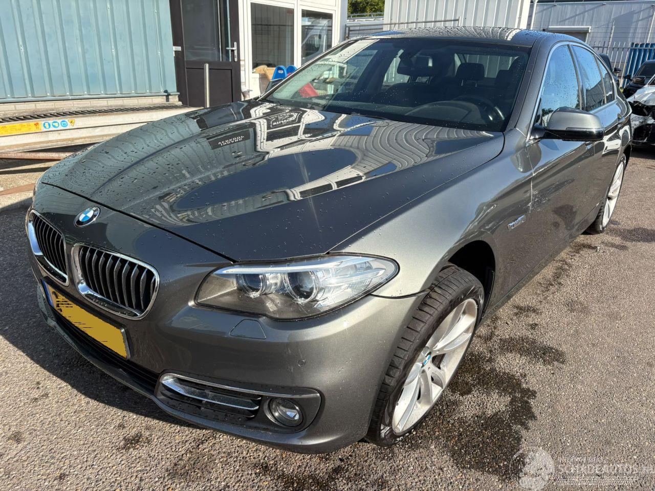 BMW 5-serie 535i  AUTOMAAT High Executive