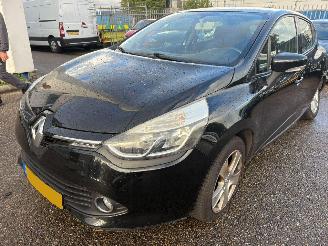 Damaged car Renault Clio 0.9 TCe Expression 2014/3