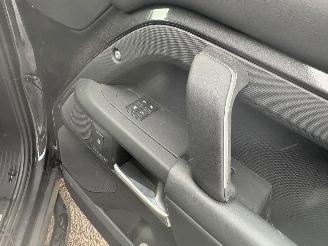 Land Rover Defender 110 2.0 AUTOMAAT P300e 110 X-Dynamic SE 300 PK picture 21