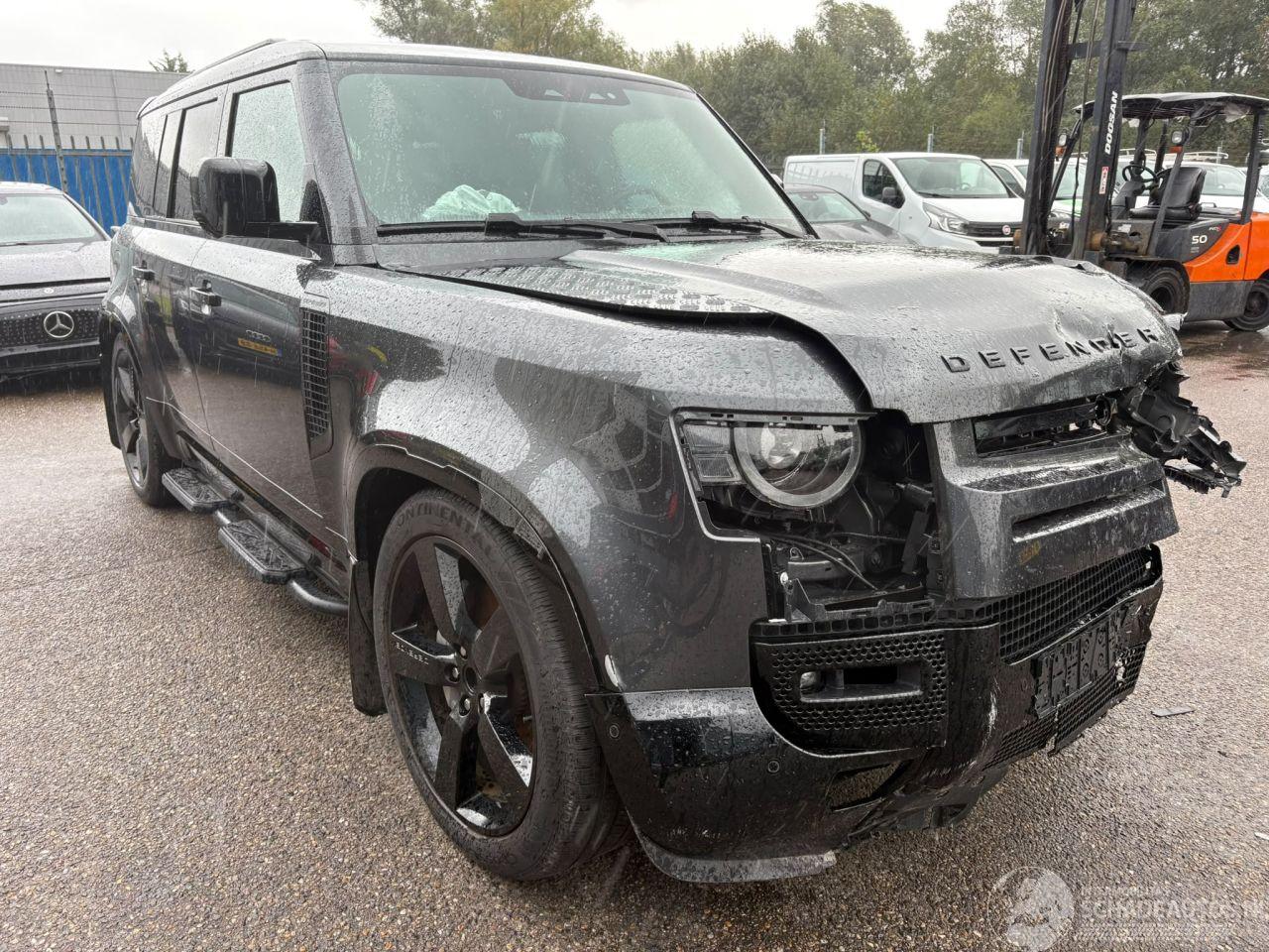 Land Rover Defender 110 2.0 AUTOMAAT P300e 110 X-Dynamic SE 300 PK