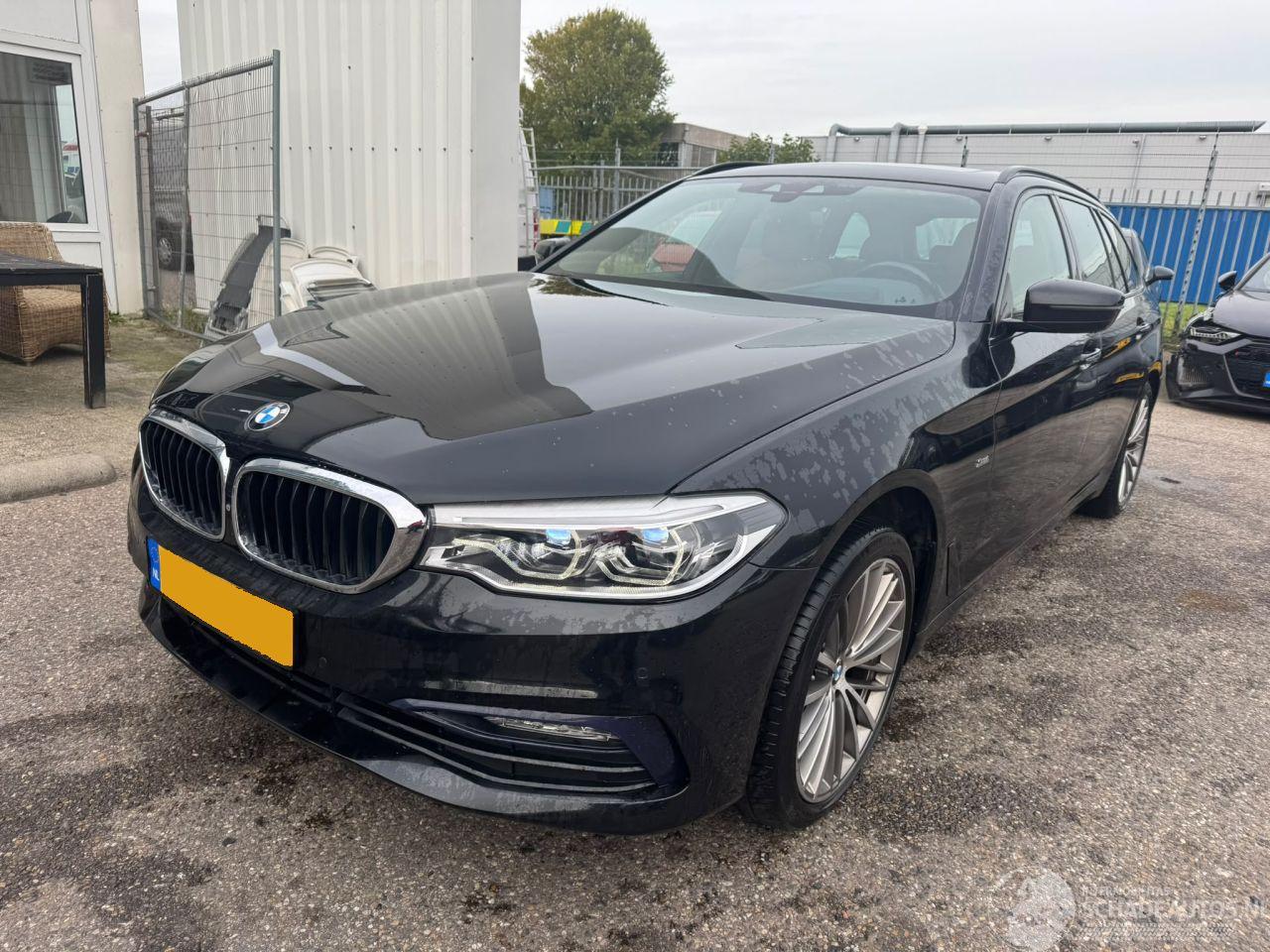 BMW 5-serie Touring 520i AUTOMAAT High Executive