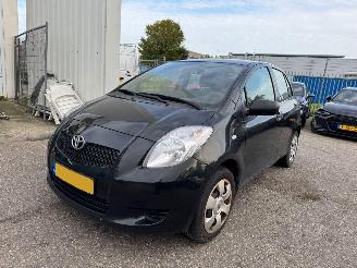 Coche accidentado Toyota Yaris 1.0 VVTi Spirit 2007/4