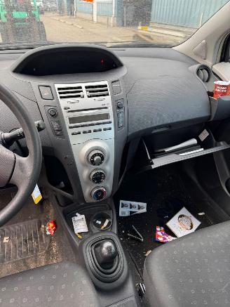 Toyota Yaris 1.0 VVTi Spirit picture 10