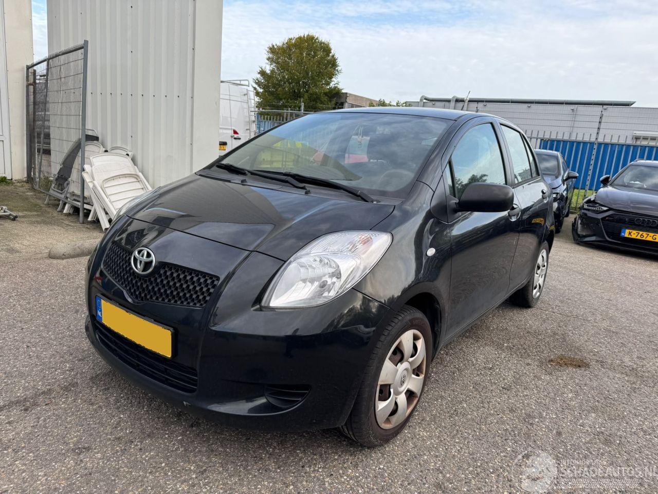 Toyota Yaris 1.0 VVTi Spirit