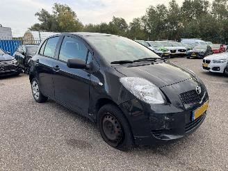 Toyota Yaris 1.0 VVTi Spirit picture 6