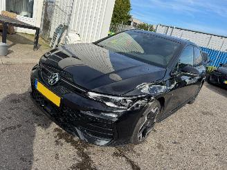 uszkodzony samochody osobowe Volkswagen Golf 1.5 TSI R-Line Edition 2025/6