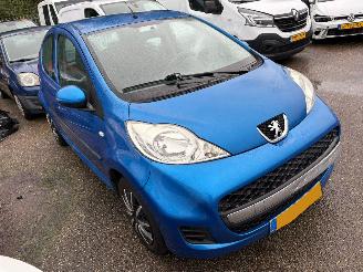 Peugeot 107 1.0-12V XS picture 4