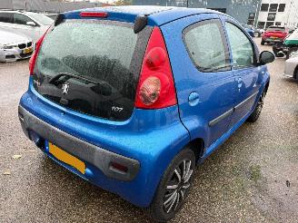 Peugeot 107 1.0-12V XS picture 3