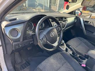 Toyota Auris Touring Sports 1.8 AUTOMAAT Hybrid Aspiration picture 13