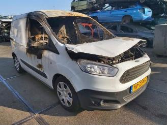 Salvage car Ford Courier  2015/5
