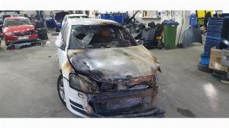 Damaged car Volkswagen Golf Golf VII (AUA), Hatchback, 2012 / 2021 1.2 TSI 16V 2014/10