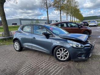 Renault Clio  picture 2