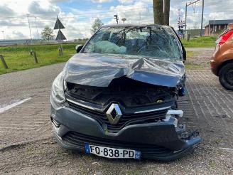 rozbiórka samochody osobowe Renault Clio  2020/4