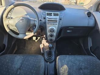 Toyota Yaris Yaris II (P9), Hatchback, 2005 / 2014 1.3 16V VVT-i picture 9