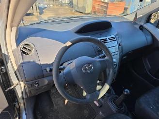Toyota Yaris Yaris II (P9), Hatchback, 2005 / 2014 1.3 16V VVT-i picture 10