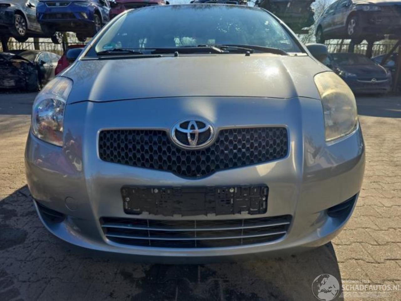 Toyota Yaris Yaris II (P9), Hatchback, 2005 / 2014 1.3 16V VVT-i