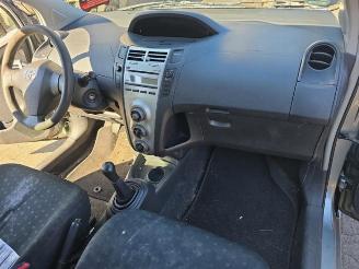 Toyota Yaris Yaris II (P9), Hatchback, 2005 / 2014 1.3 16V VVT-i picture 11