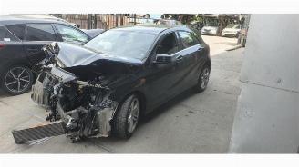 Coche siniestrado Mercedes A-klasse A (W176), Hatchback, 2012 / 2018 1.5 A-180 CDI, A-180d 16V 2012/10