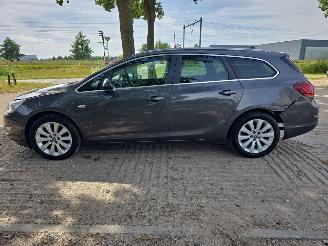 Opel Astra SPORTS TOURER picture 4