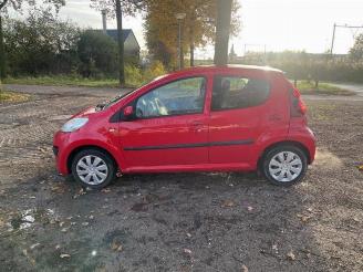 Peugeot 107 107, Hatchback, 2005 / 2014 1.0 12V picture 2