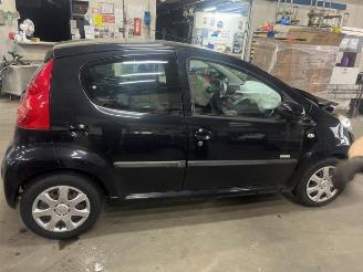 Peugeot 107 107, Hatchback, 2005 / 2014 1.0 12V picture 2