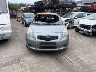 uszkodzony samochody osobowe Toyota Yaris Yaris II (P9), Hatchback, 2005 / 2014 1.3 16V VVT-i 2006/7