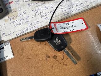Peugeot 107 107, Hatchback, 2005 / 2014 1.0 12V picture 2