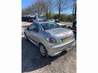 Peugeot 206 206 CC (2D), Cabrio, 2000 / 2007 1.6 16V picture 3
