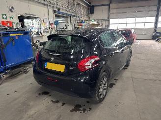 Peugeot 208 1.6 e-hdi picture 4