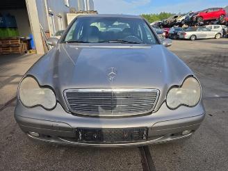 Salvage car Mercedes C-klasse C (W203), Sedan, 2000 / 2007 1.8 C-180K 16V 2002/10