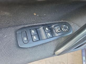 Peugeot 308 1.2 picture 11