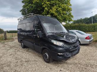 Vaurioauto  commercial vehicles Iveco Daily Daily 3.0 180 pk automaat 2019/9