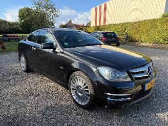 Schadeauto Mercedes C-klasse C180 DEFECTE MOTOR 2011/8