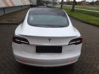 Tesla Model 3  picture 4