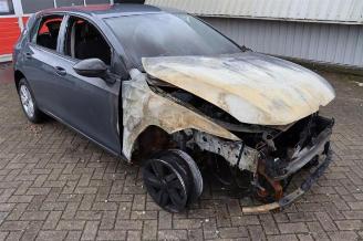 damaged passenger cars Volkswagen Golf Golf VIII (CD1), Hatchback, 2019 1.0 eTSI 12V 2021/11