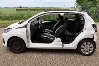 Peugeot 108 108, Hatchback, 2014 1.0 12V picture 6