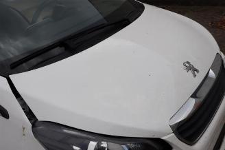 Peugeot 108 108, Hatchback, 2014 1.0 12V picture 35