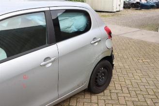 Peugeot 108 108, Hatchback, 2014 1.0 12V VVT-i picture 32