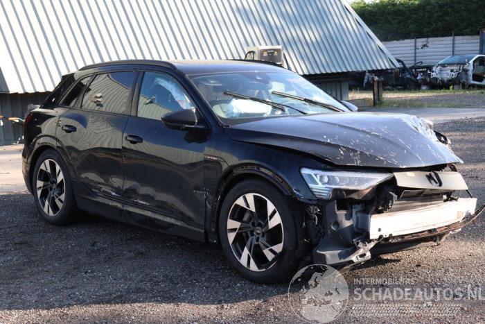 Audi E-tron e-tron (GEN), SUV, 2018 / 2023 55 quattro