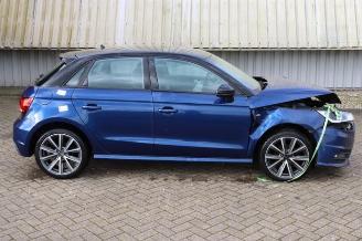 Vrakbiler auto Audi A1 A1 Sportback (8XA/8XF), Hatchback 5-drs, 2011 / 2018 1.0 TFSI Ultra 12V 2017/7