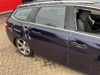 Peugeot 308 308 SW (L4/L9/LC/LJ/LR), Combi 5-drs, 2014 / 2021 1.2 12V e-THP PureTech 130 picture 21