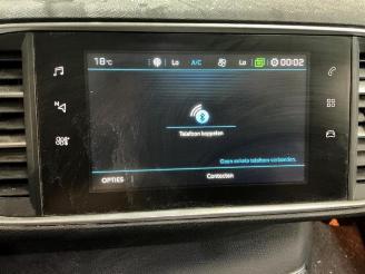 Peugeot 308 308 SW (L4/L9/LC/LJ/LR), Combi 5-drs, 2014 / 2021 1.2 12V e-THP PureTech 130 picture 33